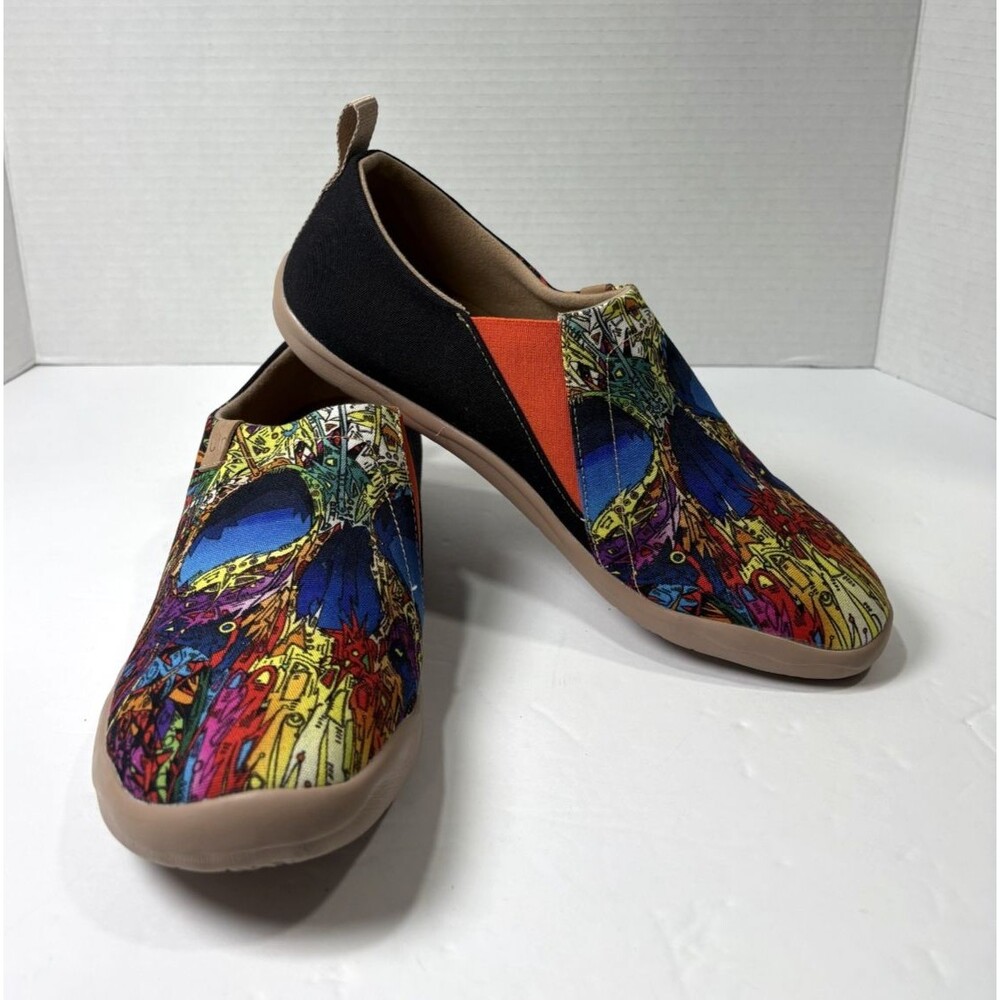 UIN Toledo I No Body Women’s Slip-On Canvas Multicolored Abstract Art Shoes Sz 9
